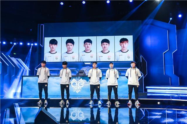 准备两套以 准备两套以