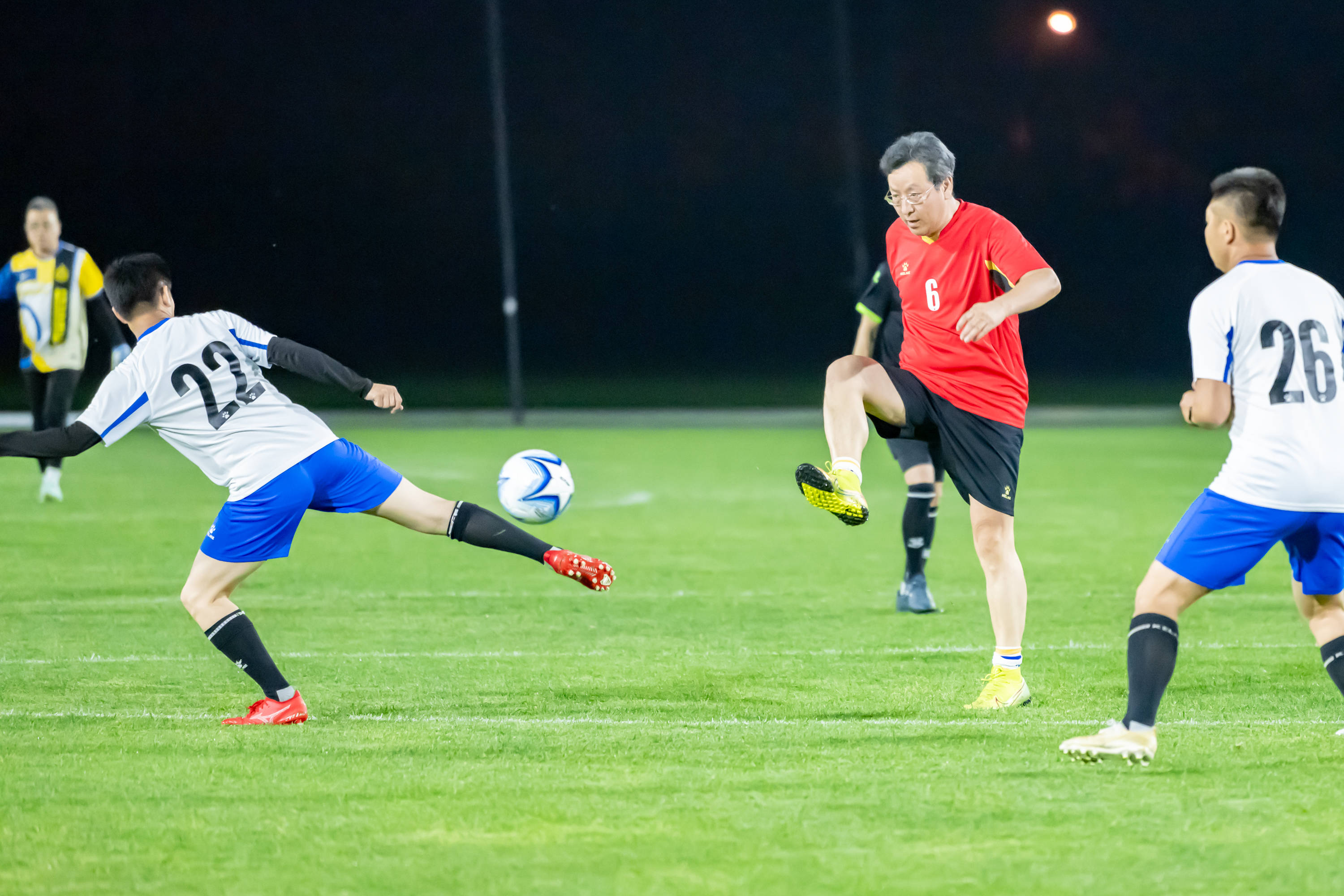 先以突破造 先以突破造